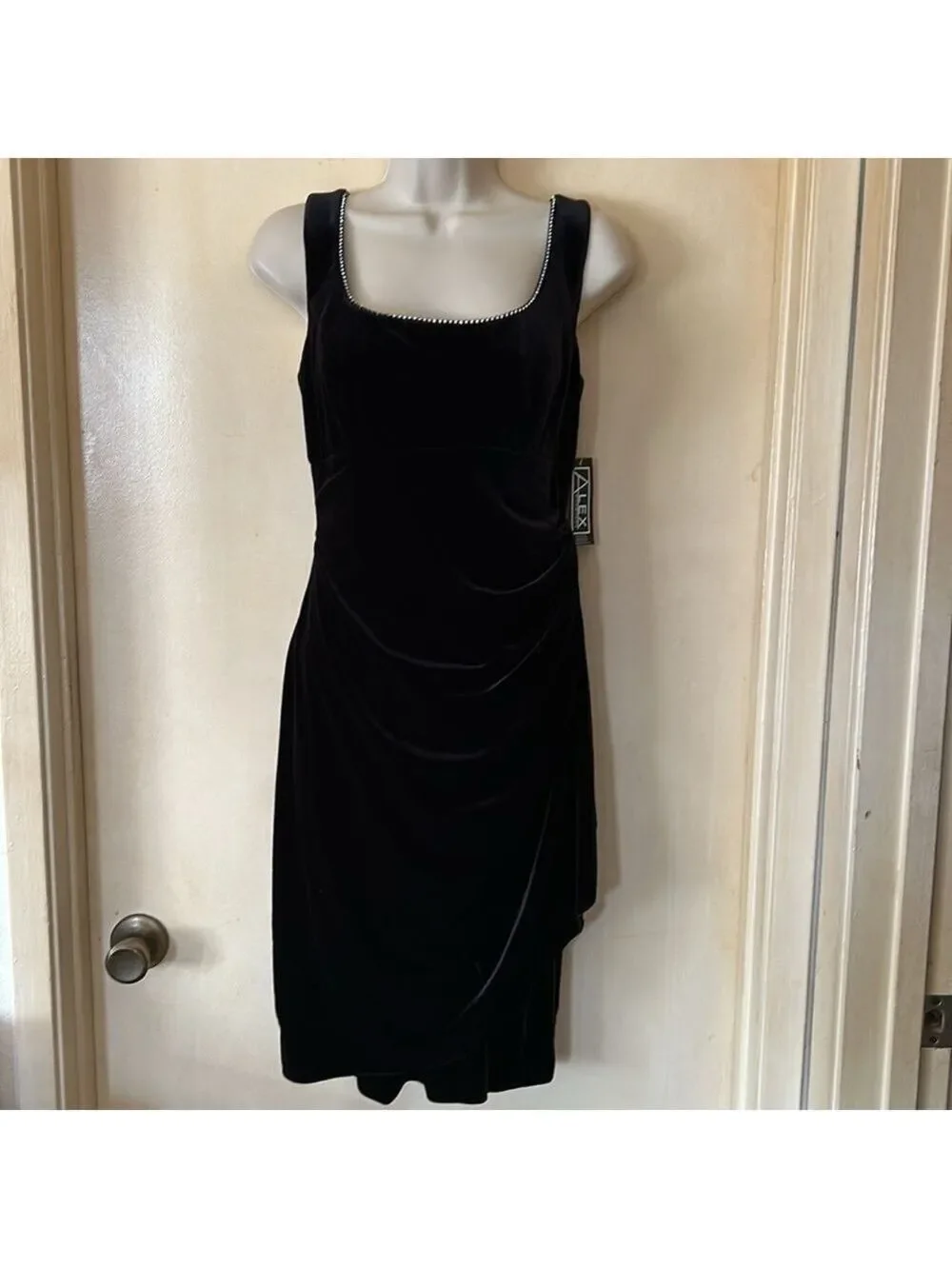Alex Evenings 2 piece black velvet dress and bolero with rhinestone trim size 8